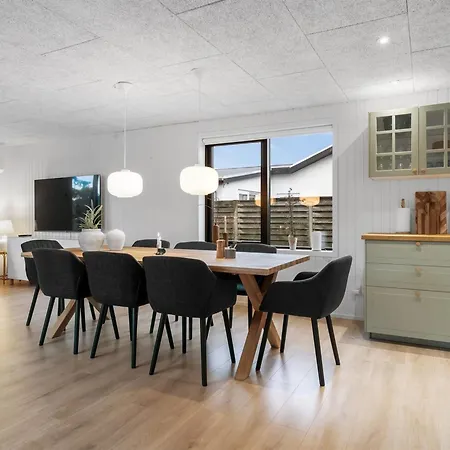 Holiday home Hellena - 600m From The Sea By Interhome