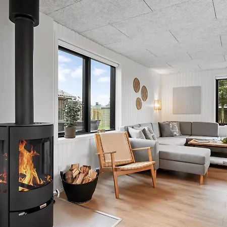 Holiday home Hellena - 600m From The Sea By Interhome Blokhus