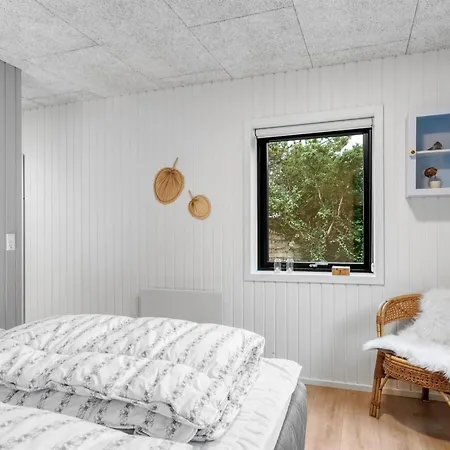 Holiday home Hellena - 600m From The Sea By Interhome