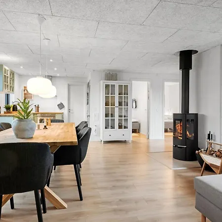 Hellena - 600m From The Sea By Interhome *